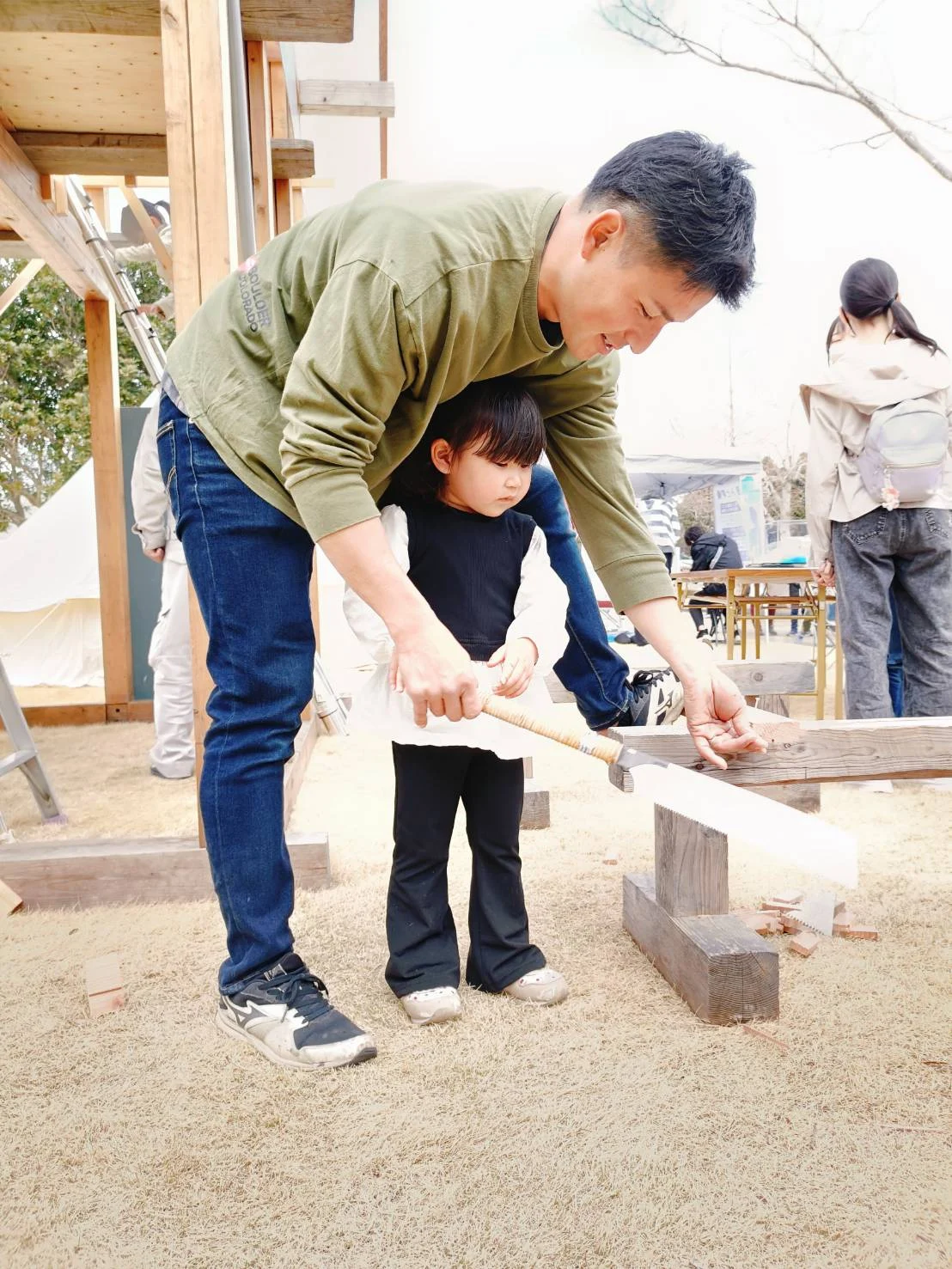 牧之原市の工務店です。体にやさしい家づくりをしています。大工さん体験をするよ！